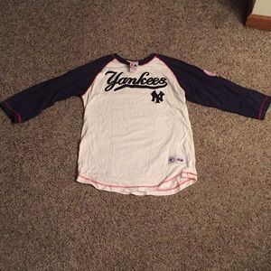 New York Yankees Majestic baseball tee